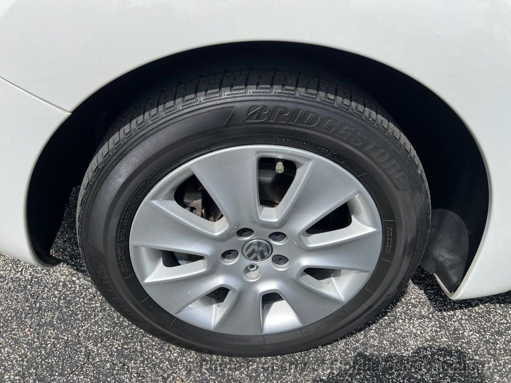2010 Volkswagen Beetle photo 61