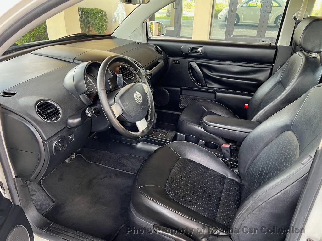 2010 Volkswagen Beetle photo 7
