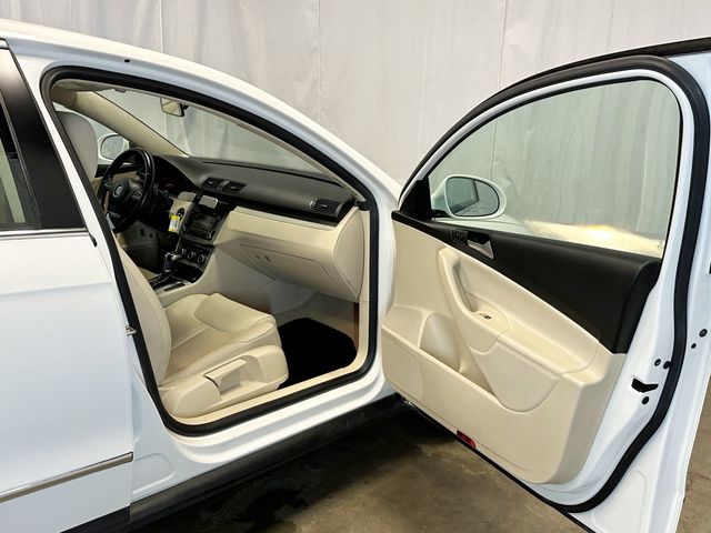 2010 Volkswagen Passat Sedan 4dr DSG Komfort FWD - 23040252 - 14