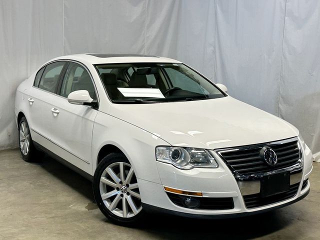 2010 Volkswagen Passat Sedan 4dr DSG Komfort FWD - 23040252 - 1