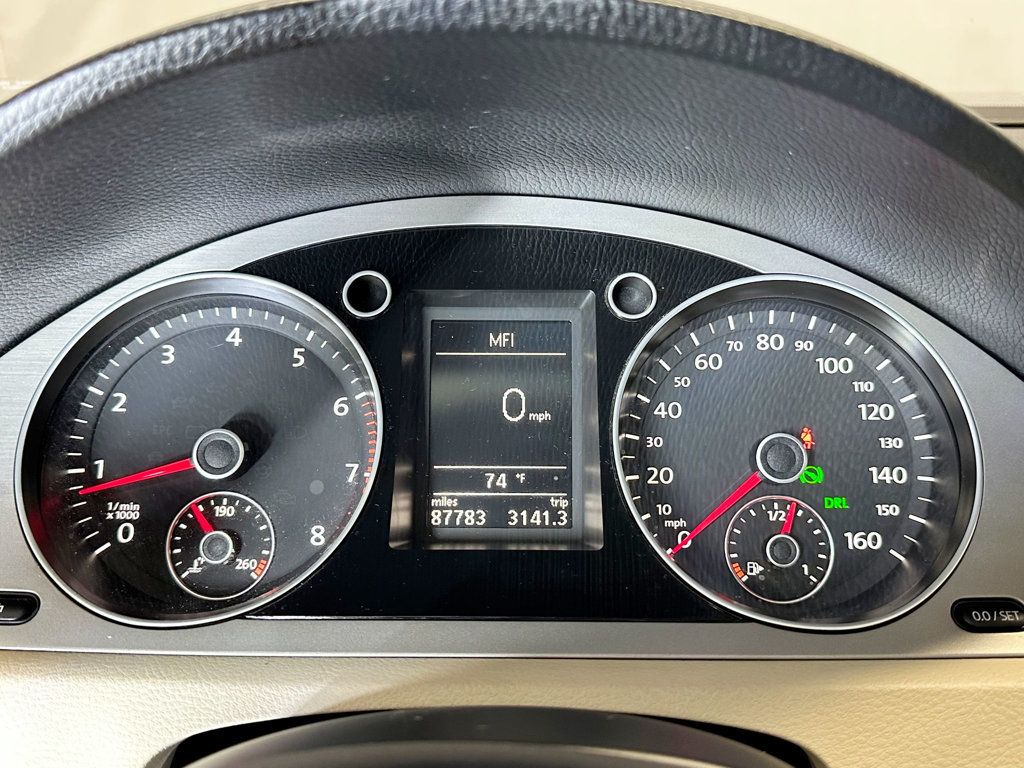 2010 Volkswagen Passat Sedan 4dr DSG Komfort FWD - 23040252 - 22