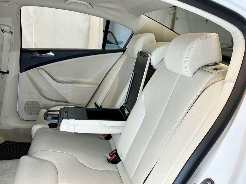 2010 Volkswagen Passat Sedan 4dr DSG Komfort FWD - 23040252 - 32