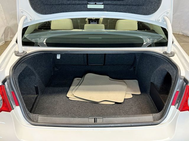 2010 Volkswagen Passat Sedan 4dr DSG Komfort FWD - 23040252 - 34