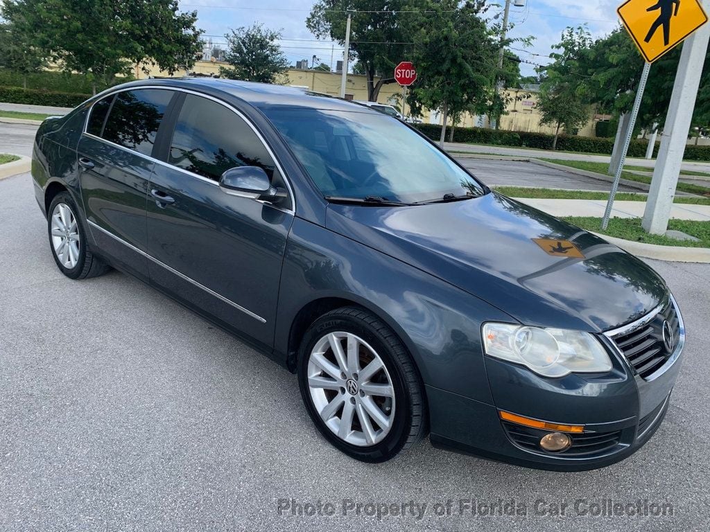 2010 Volkswagen Passat Sedan DSG Komfort FWD - 22688589 - 1