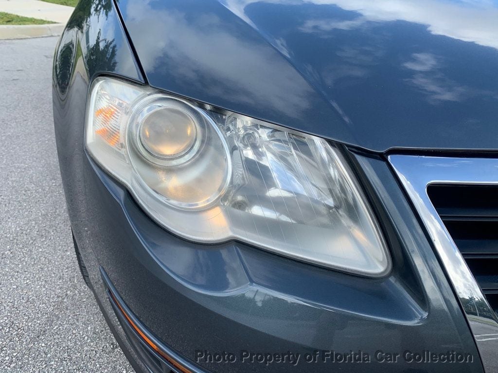 2010 Volkswagen Passat Sedan DSG Komfort FWD - 22688589 - 28