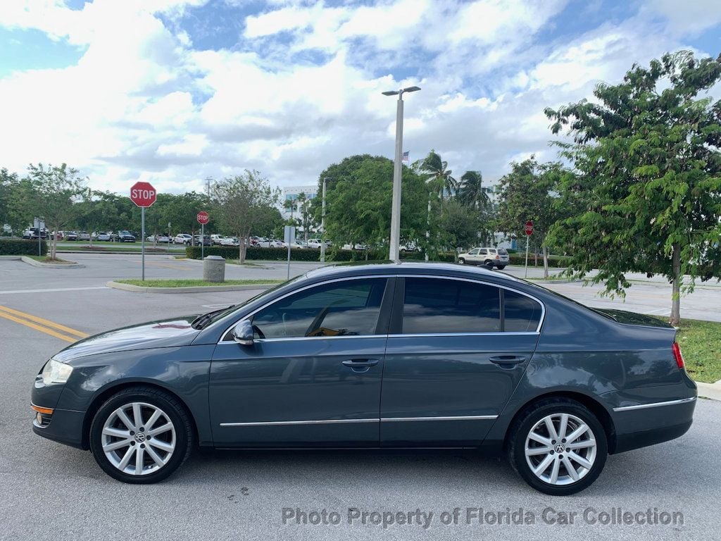 2010 Volkswagen Passat Sedan DSG Komfort FWD - 22688589 - 4