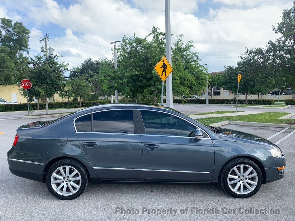 2010 Volkswagen Passat Sedan DSG Komfort FWD - 22688589 - 5