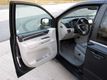 2010 Volkswagen Routan SE - 22656635 - 15