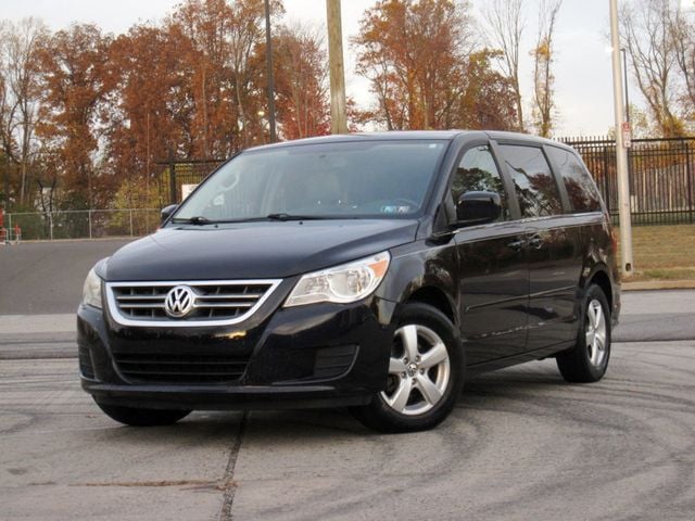 2010 Volkswagen Routan SE - 22656635 - 2