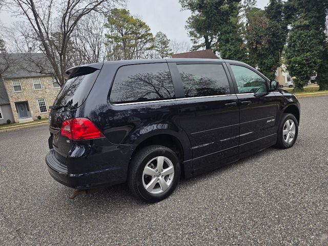 2010 Volkswagen Routan SE - 22967186 - 8