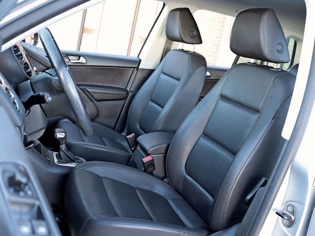 2010 Volkswagen Tiguan AWD 4dr SE w/Leather *Ltd Avail* - 22289700 - 17