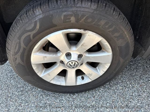 2010 Volkswagen Tiguan FWD 4dr Automatic S - 23054470 - 13