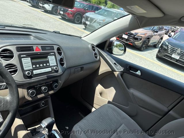 2010 Volkswagen Tiguan FWD 4dr Automatic S - 23054470 - 5