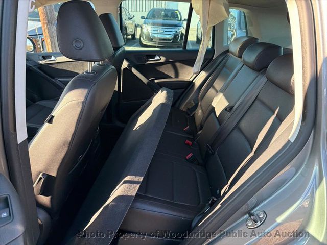 2010 Volkswagen Tiguan FWD 4dr Wolfsburg - 22964939 - 8