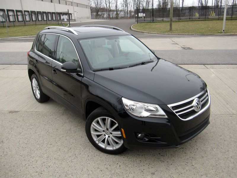 2010 Volkswagen Tiguan SE - 22356756 - 1