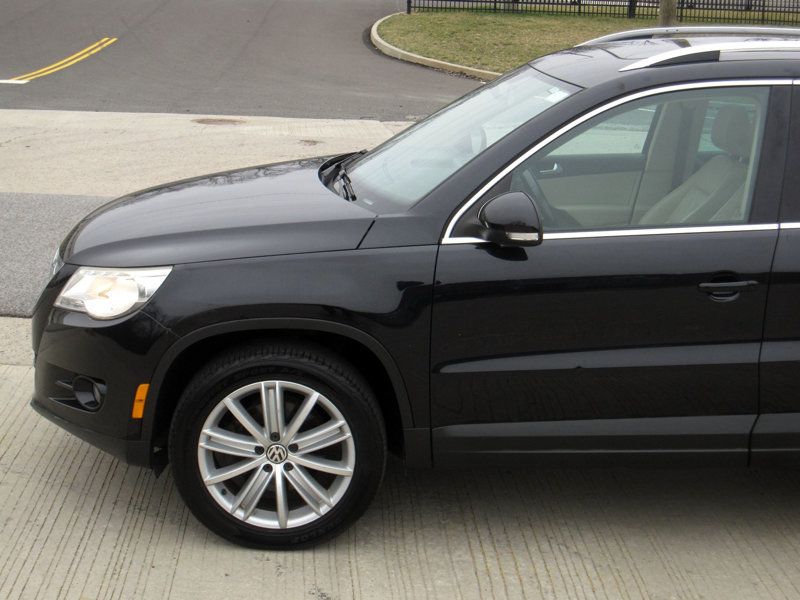 2010 Volkswagen Tiguan SE - 22356756 - 6