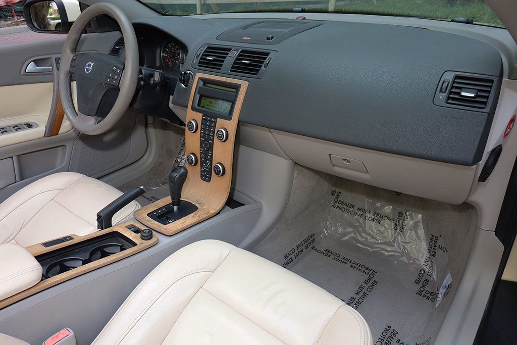 2010 Volvo C70 T5 - 22906580 - 31