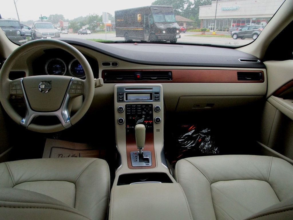 2010 Volvo S80 3.2 photo 2