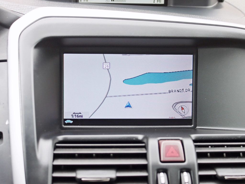 2010 Volvo XC60 AWD T6 4dr 3.0T w/ Panoramic Roof - 22994354 - 15