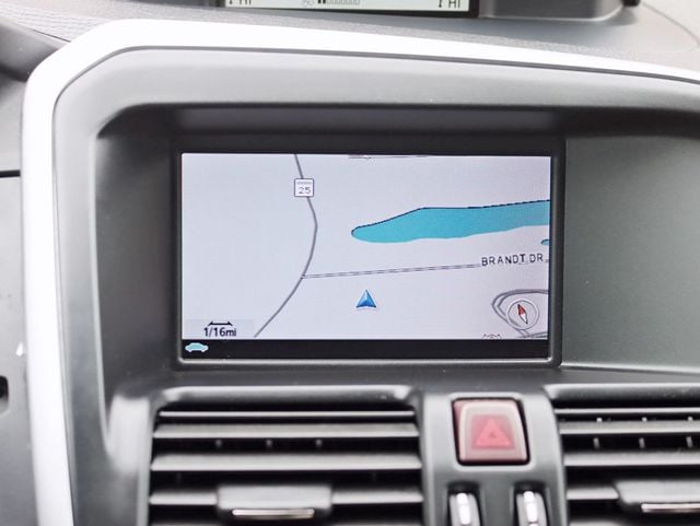 2010 Volvo XC60 AWD T6 4dr 3.0T w/ Panoramic Roof - 22994354 - 15