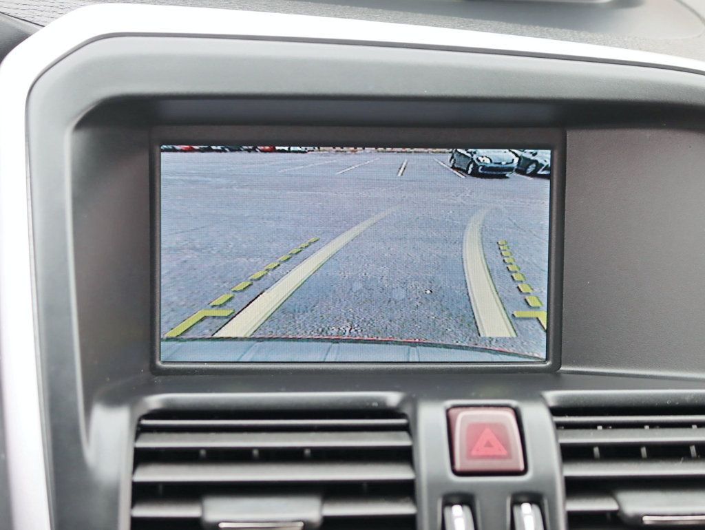 2010 Volvo XC60 AWD T6 4dr 3.0T w/ Panoramic Roof - 22994354 - 16