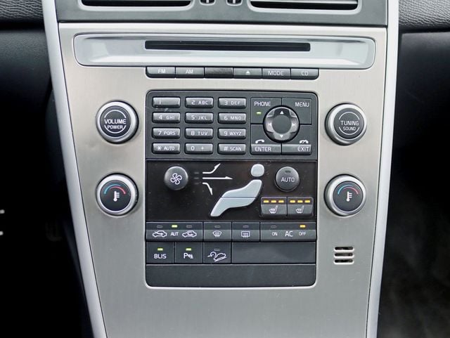 2010 Volvo XC60 AWD T6 4dr 3.0T w/ Panoramic Roof - 22994354 - 17