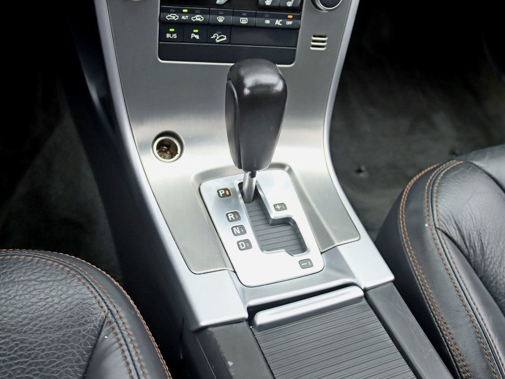 2010 Volvo XC60 AWD T6 4dr 3.0T w/ Panoramic Roof - 22994354 - 18