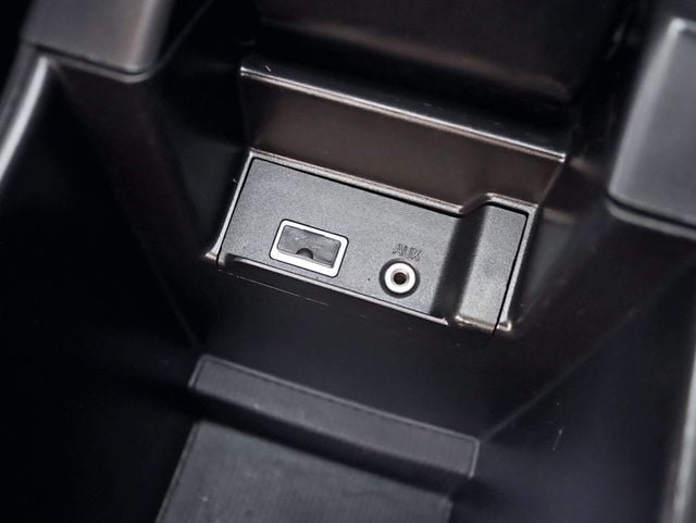 2010 Volvo XC60 AWD T6 4dr 3.0T w/ Panoramic Roof - 22994354 - 19