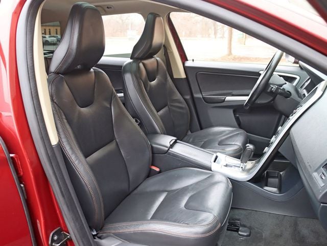 2010 Volvo XC60 AWD T6 4dr 3.0T w/ Panoramic Roof - 22994354 - 21