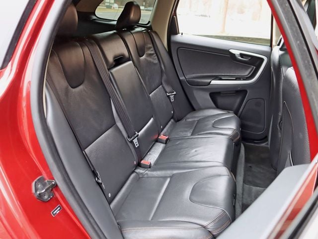 2010 Volvo XC60 AWD T6 4dr 3.0T w/ Panoramic Roof - 22994354 - 23