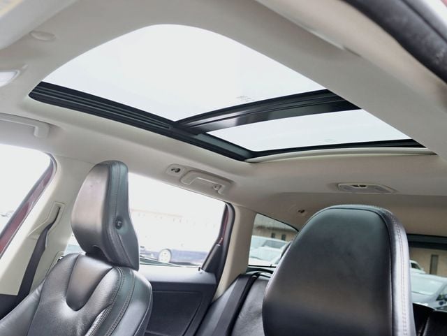 2010 Volvo XC60 AWD T6 4dr 3.0T w/ Panoramic Roof - 22994354 - 24