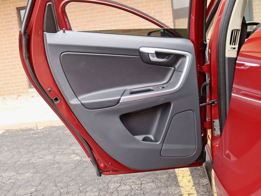 2010 Volvo XC60 AWD T6 4dr 3.0T w/ Panoramic Roof - 22994354 - 28