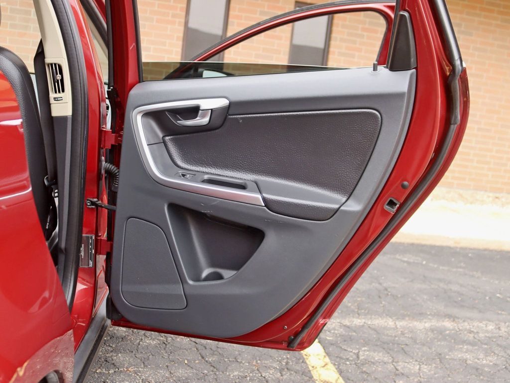 2010 Volvo XC60 AWD T6 4dr 3.0T w/ Panoramic Roof - 22994354 - 29