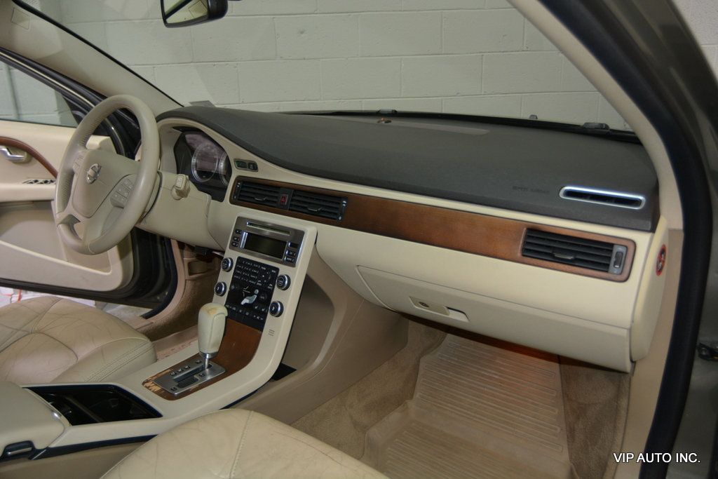 2010 Volvo XC70 3.2 Wagon 4D - 22979626 - 11