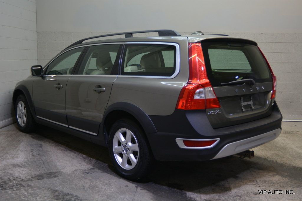 2010 Volvo XC70 3.2 Wagon 4D - 22979626 - 2
