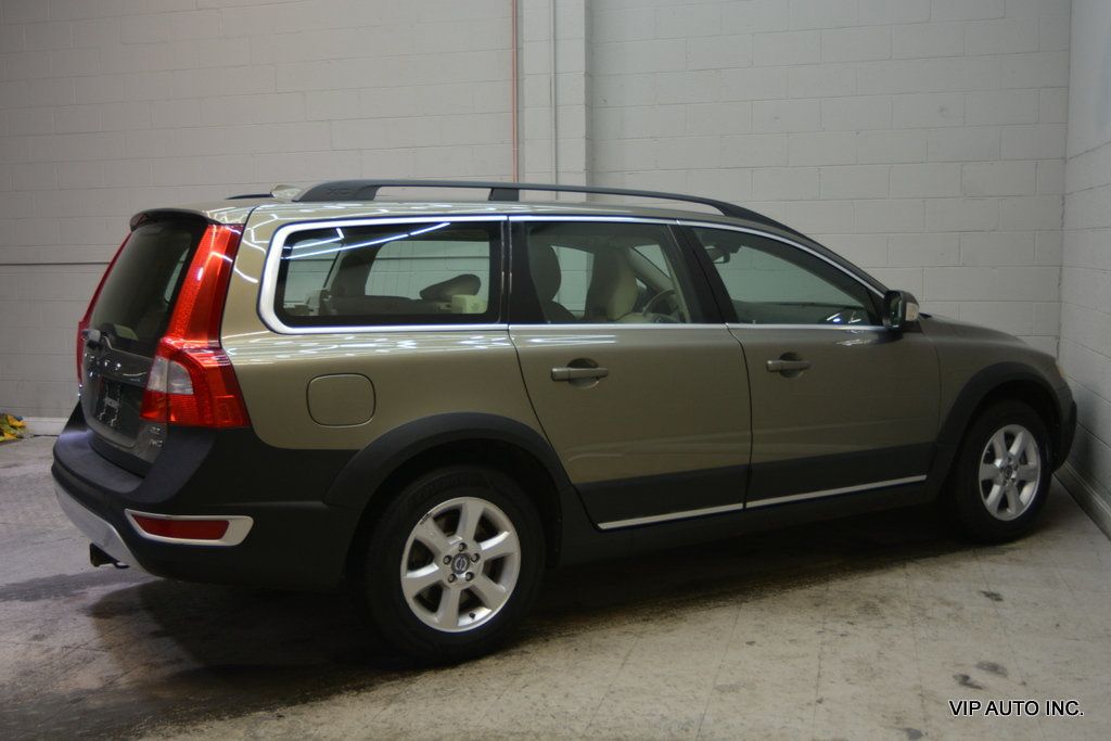 2010 Volvo XC70 3.2 Wagon 4D - 22979626 - 29
