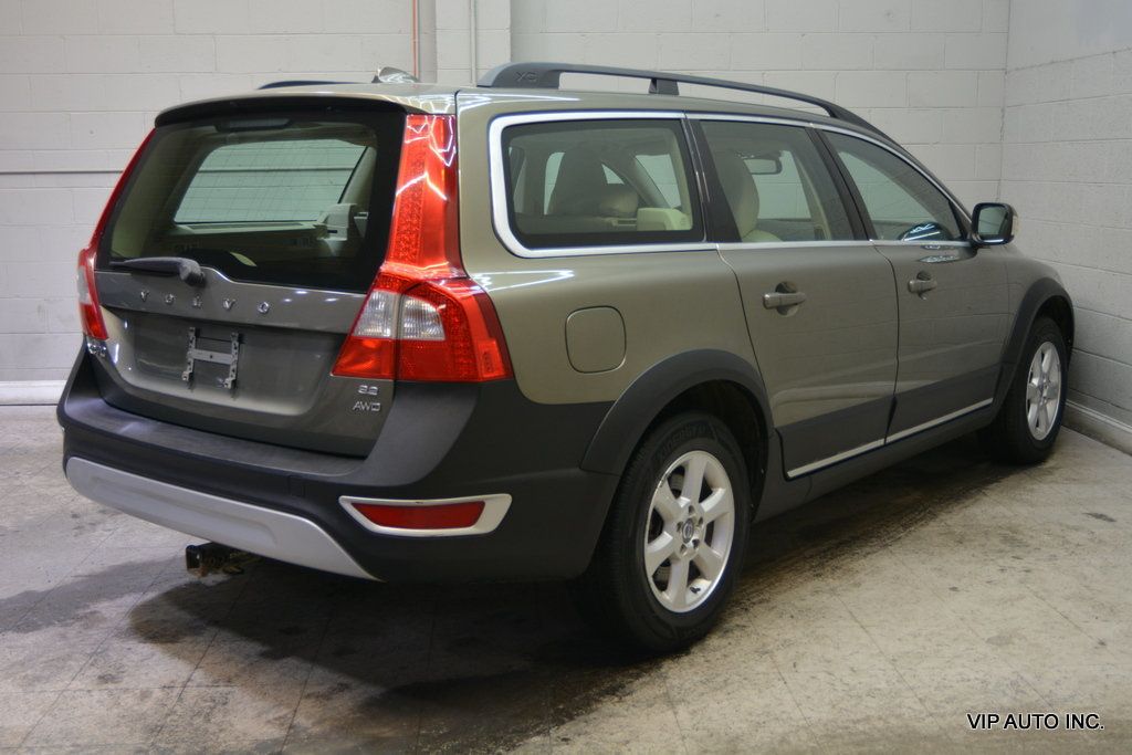2010 Volvo XC70 3.2 Wagon 4D - 22979626 - 3