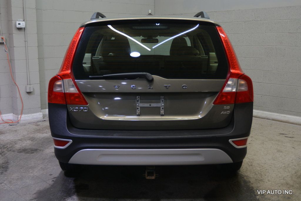 2010 Volvo XC70 3.2 Wagon 4D - 22979626 - 5