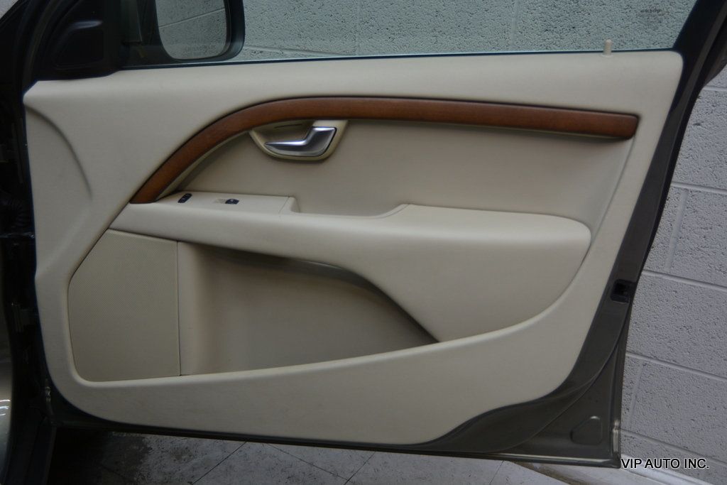 2010 Volvo XC70 3.2 Wagon 4D - 22979626 - 7