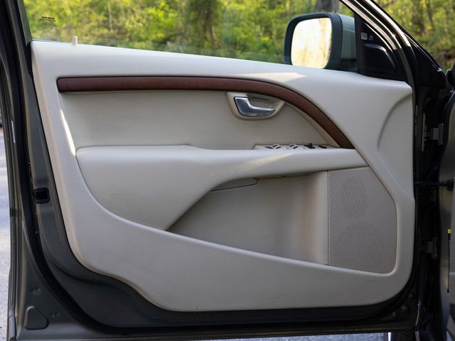 2010 Volvo XC70 Dealer serviced - 23004015 - 26