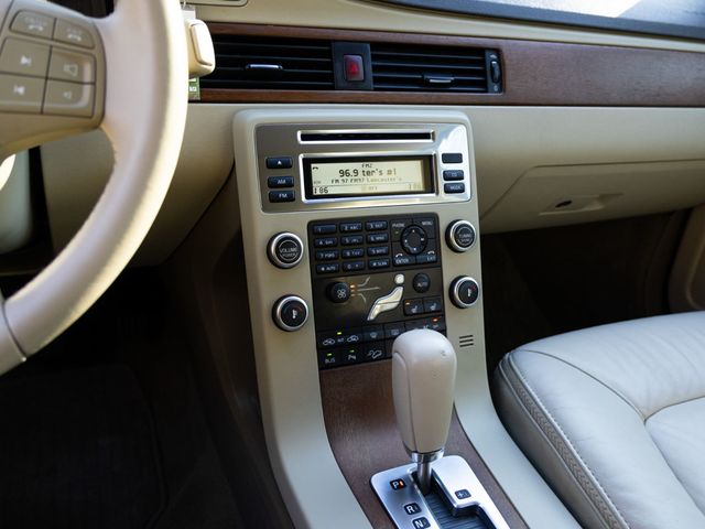 2010 Volvo XC70 Dealer serviced - 23004015 - 32