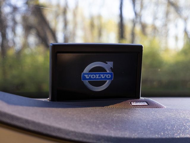 2010 Volvo XC70 Dealer serviced - 23004015 - 33