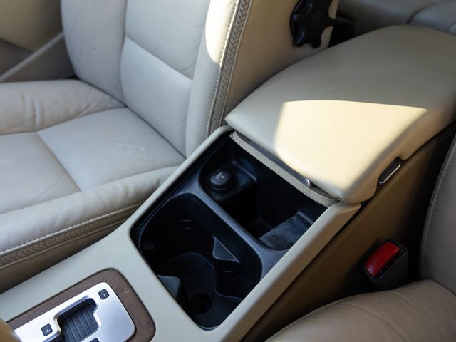 2010 Volvo XC70 Dealer serviced - 23004015 - 35