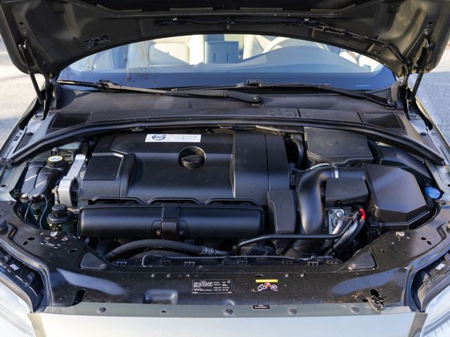 2010 Volvo XC70 Dealer serviced - 23004015 - 44