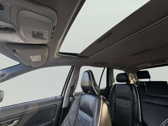 2010 Volvo XC90 AWD 4dr I6 R-Design - 23016884 - 34