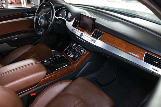 2011 Audi A8 4dr Sedan - 22995875 - 20