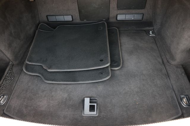 2011 Audi A8 4dr Sedan - 22995875 - 27