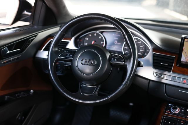 2011 Audi A8 4dr Sedan - 22995875 - 31