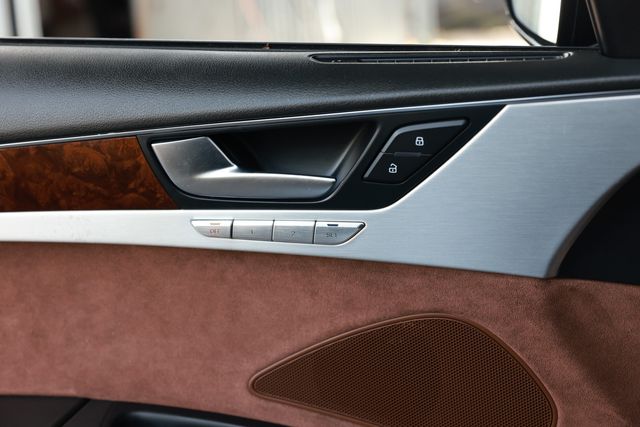 2011 Audi A8 4dr Sedan - 22995875 - 46