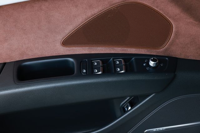 2011 Audi A8 4dr Sedan - 22995875 - 47